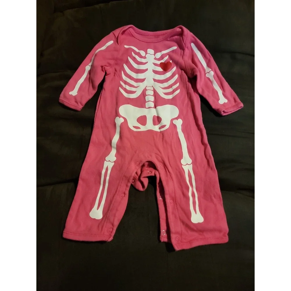 Old navy skeleton Halloween outfit one piece size 3 6 months